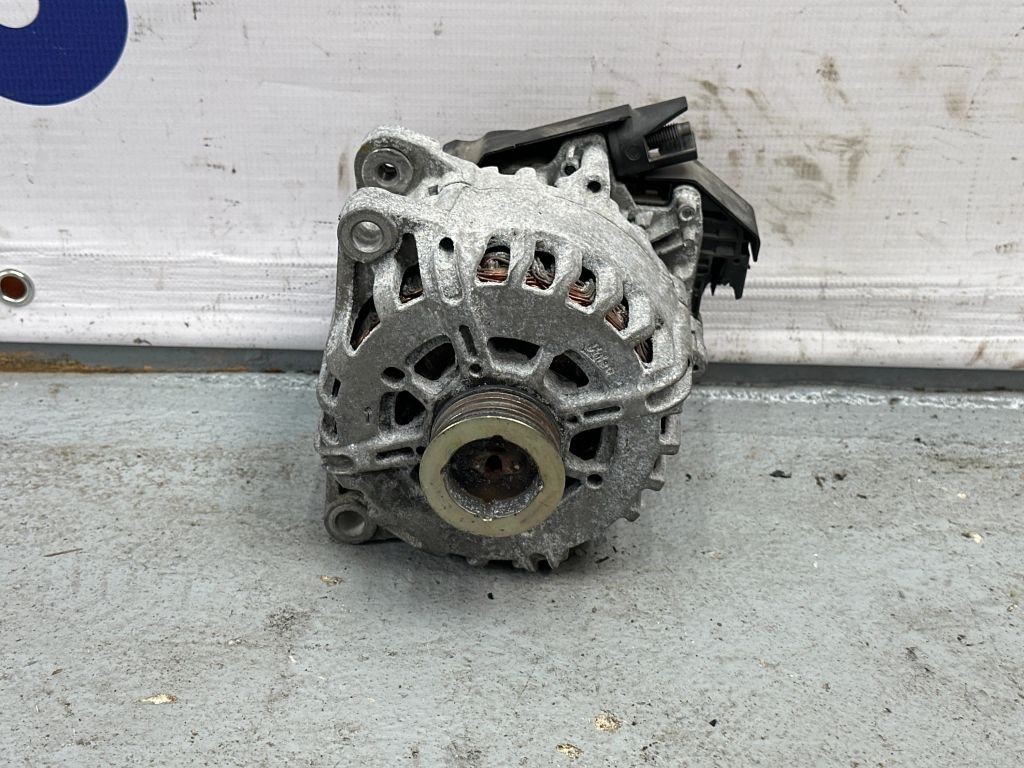 Peugeot 308 2020 alternator generator 37VE55 SOM1785