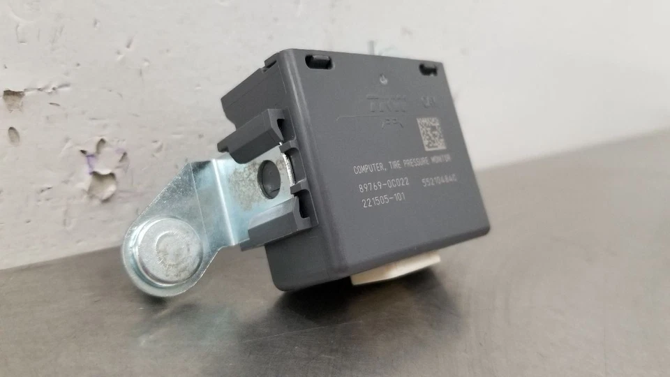 14 MÓDULO DE CONTROL TOYOTA SEQUOIA SUSPENSIÓN TPMS 897690C022 Foto 4 de 4