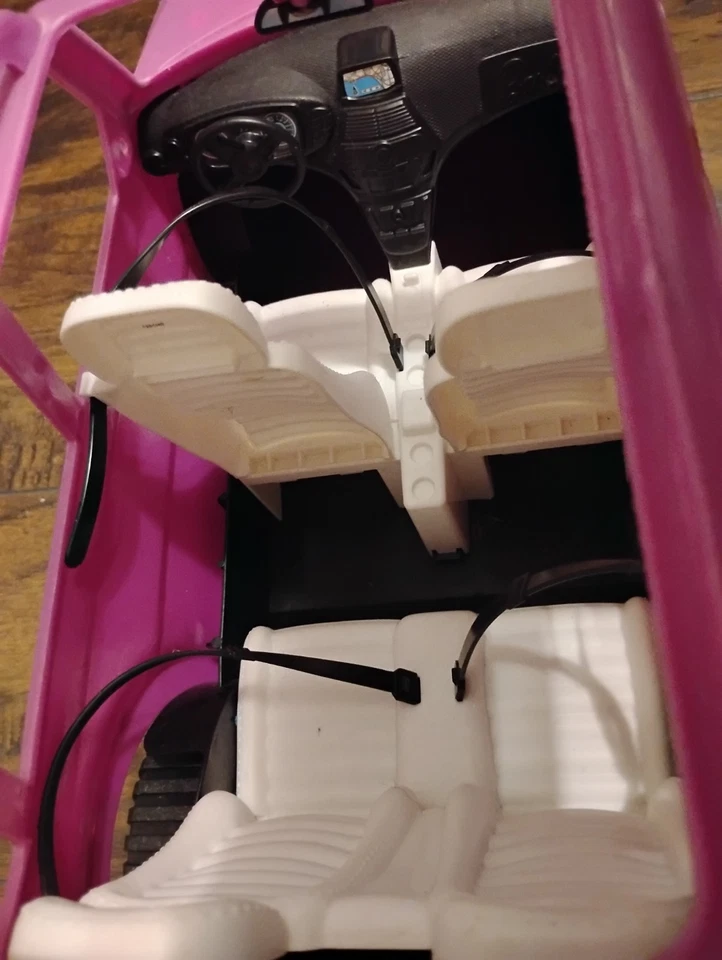 Barbie Escalade SUV Púrpura Barro Dulce Orquídea Granja Cinturones de Seguridad Faltan DOS Espejos Foto 4 de 4