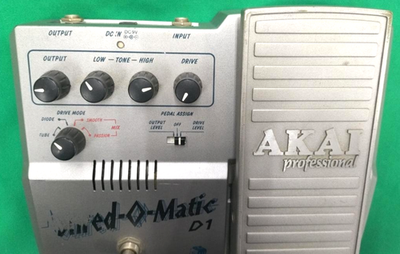 AKAI D1 Shred-O-Matic Tube Distortion Guitar Effect Pedal | eBay