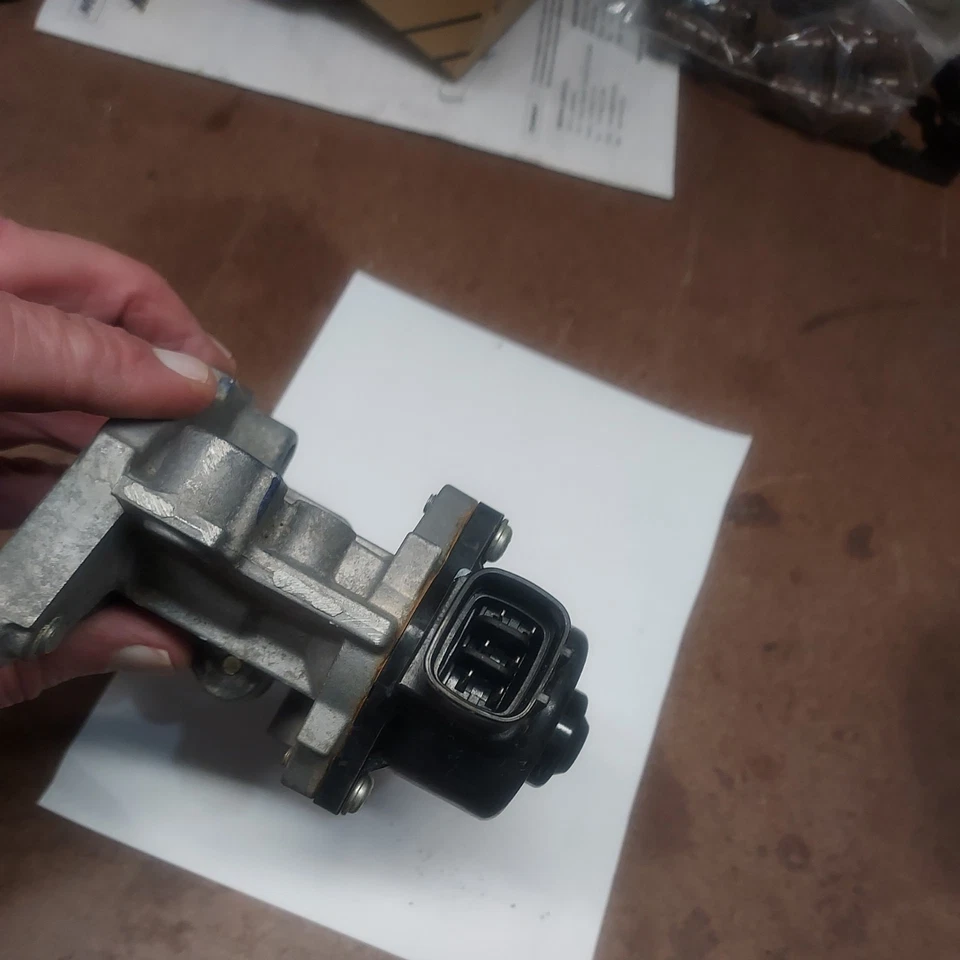 Genuine Toyota Lexus OEM 25620-37120 EGR Valve Assy Fits 10-17 Prius & CT200h  - Image 3 of 4