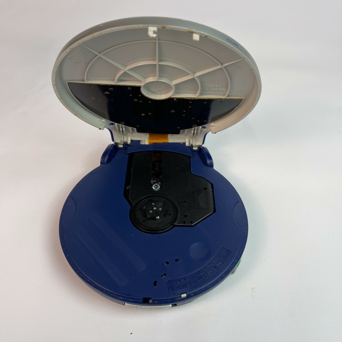 (未使用･未開封品)　RCA RP2502 Personal CD Player by RCA lok26k6 RCA RP2502 Silver & Blue Anti-Skip Buffer Personal Cd