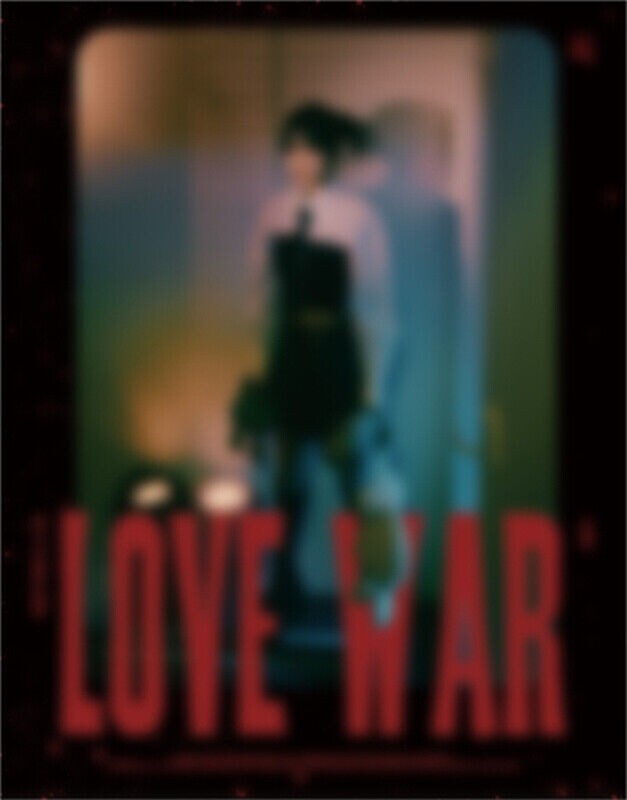 YENA - 1er Single Album [Love War] (Version War) – Livre Photo + Autocollants + Cartes Photo + CD + Poster + Goodies - 3
