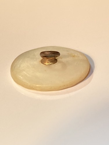 Antique White Pearl Button Carved Flower Petal Edge Metal Shank 3/4" - Picture 6 of 7