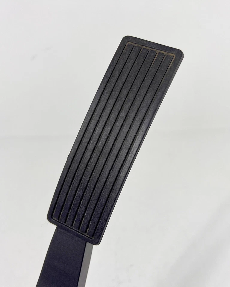 2006-2011 Chevy Chevrolet HHR Accelerator Gas Pedal Assembly 22710861 OEM - Image 2 of 4