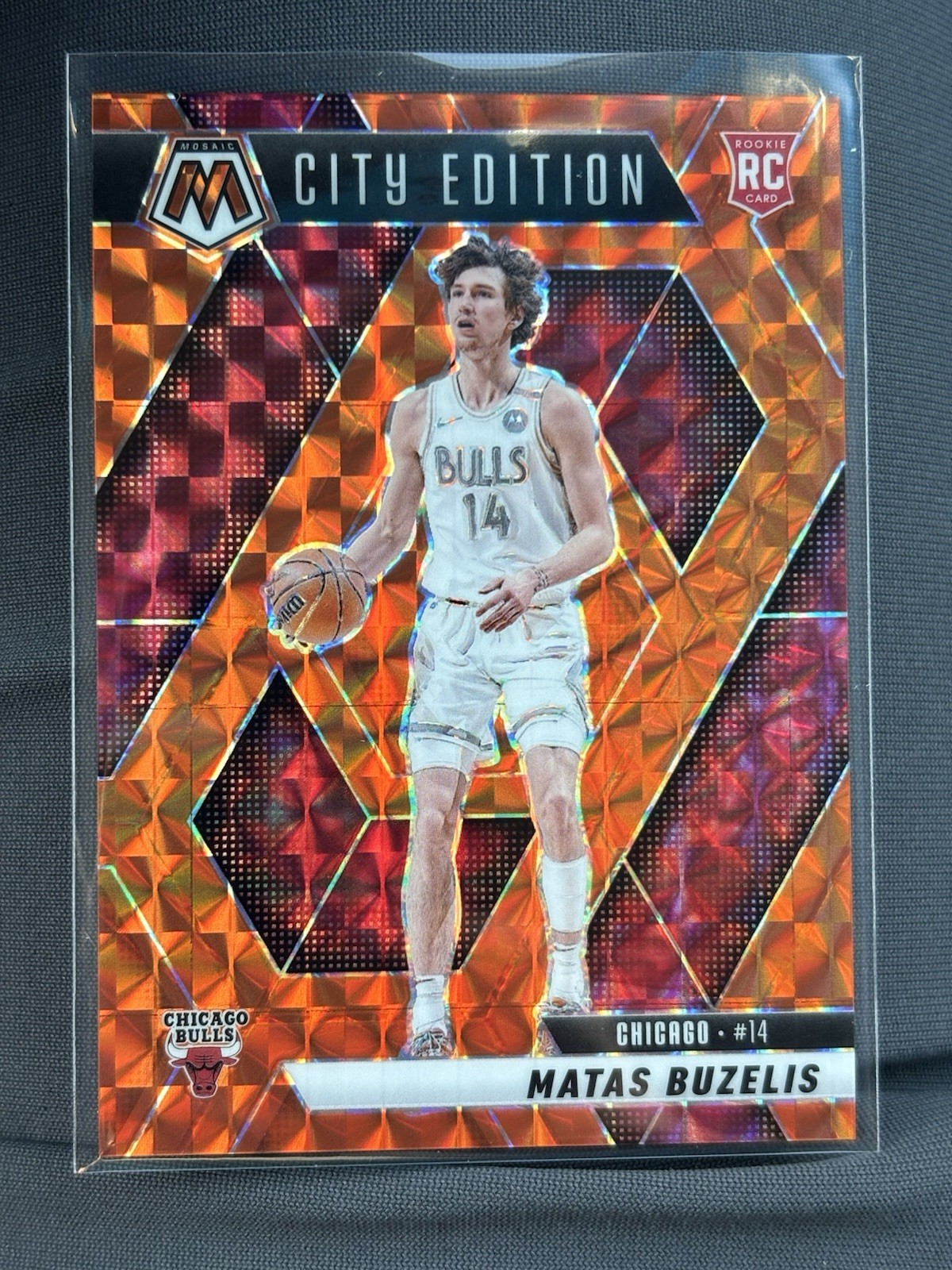 2024-25  Mosaic - City Edition Matas Buzelis #273 Orange Mosaic Prizm /249 (RC)