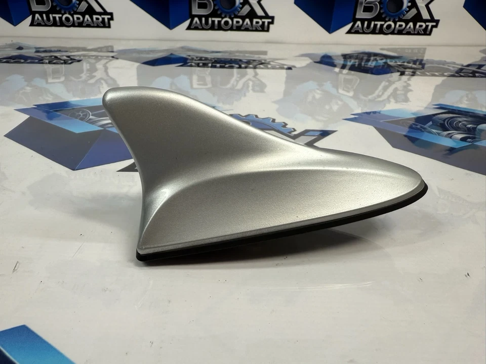 Antena de techo Hyundai Sonata 2009-2014 aleta de tiburón 96250-3Q000S3B plateada (#SM) OEM Foto 2 de 4