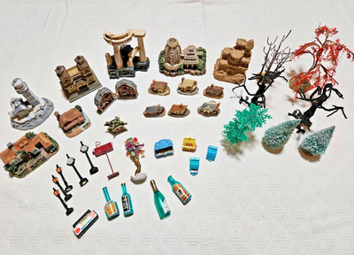 Sandtray Play Therapy 38 pieces houses, ruins, trees, fantasy, travel, addiction