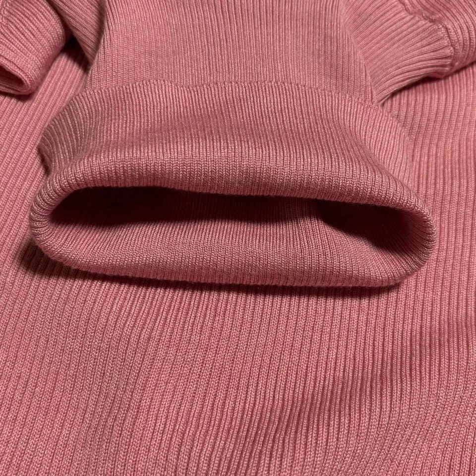 Camisa tejida cuello alto mezcla seda rosa Louis Vuitton usada Foto 2 de 4