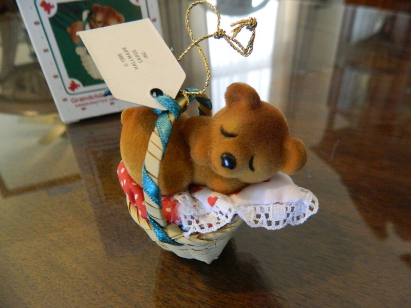 Vintage Hallmark Keepsake Ornament Grandchilds First Christmas 1986 Sleepy Bear
