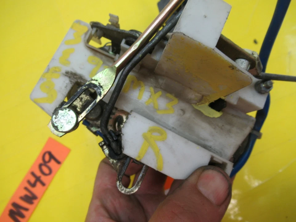 ACTUADOR DE BLOQUEO DE PESTILLO DE PUERTA LADO DERECHO DEL PASAJERO para 92 93 94 95 96 MAZDA MX-3 MX3 Foto 4 de 4