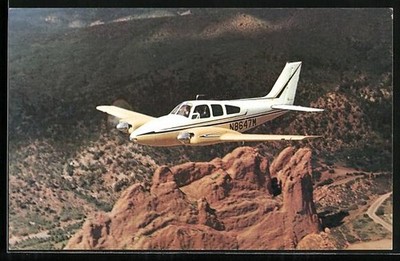 AK Colorado, Flugzeug Beechcraft B55 Baron Over Garden of the Gods 