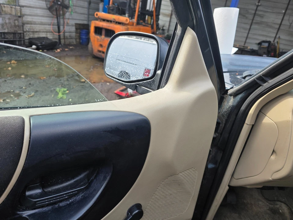 Ford Ranger 2004-2011 conductor delantero izquierdo interior panel de moldura solo beige manual Foto 3 de 4