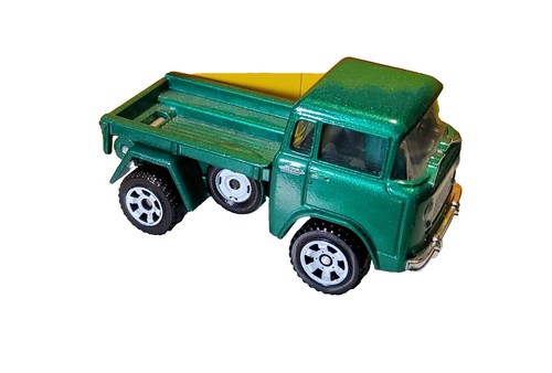 Matchbox #71 JEEP GLADIATOR Pickup Truck black plastic wheels
