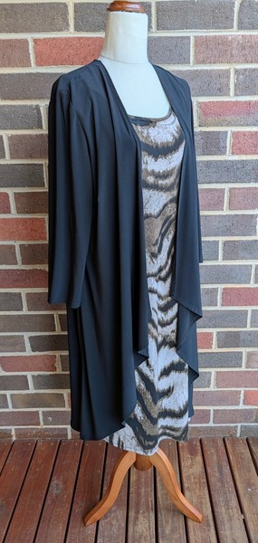 Noni B Black 2-in-1 Tigeress Waterfall Longline Top XL (AU 16-18)