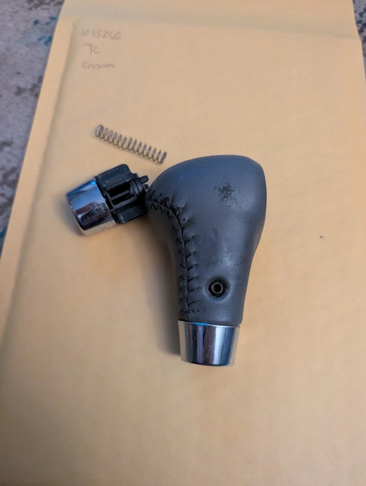 2008-2010 GRAND CARAVAN TOWN & COUNTRY SHIFTER KNOB HANDLE Gray Leather OEM - Image 4 of 4