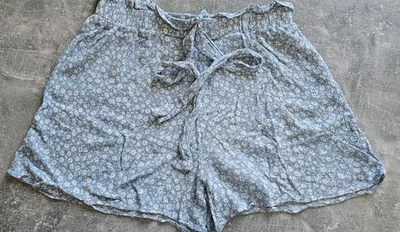tolle Viskose Blümchen Shorts von *Only* in der Gr.XS - TOP - Bild 1 von 4