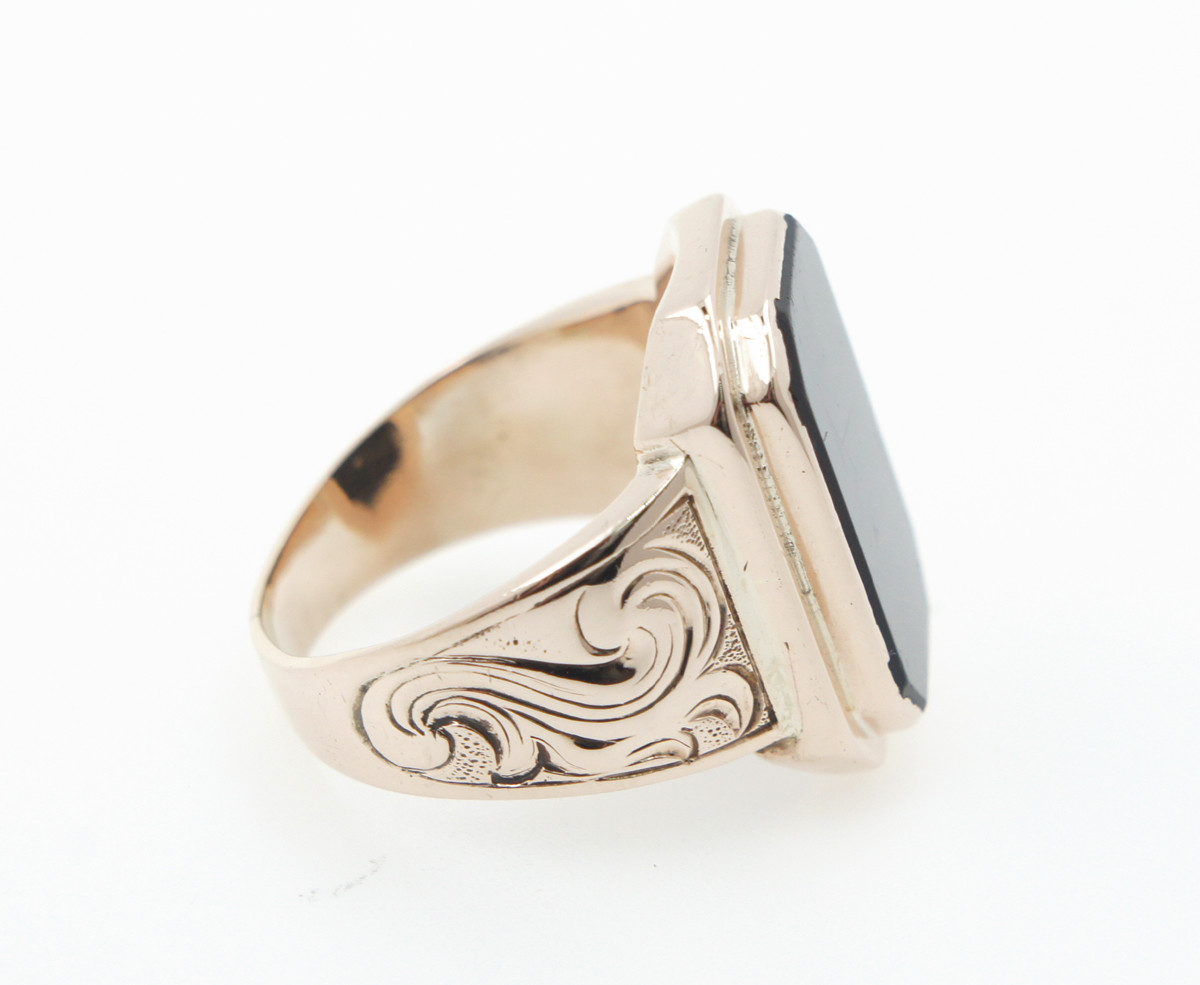 Signet Ring Men Ring 333 Yellow Gold 8 Carat with ONYX Size