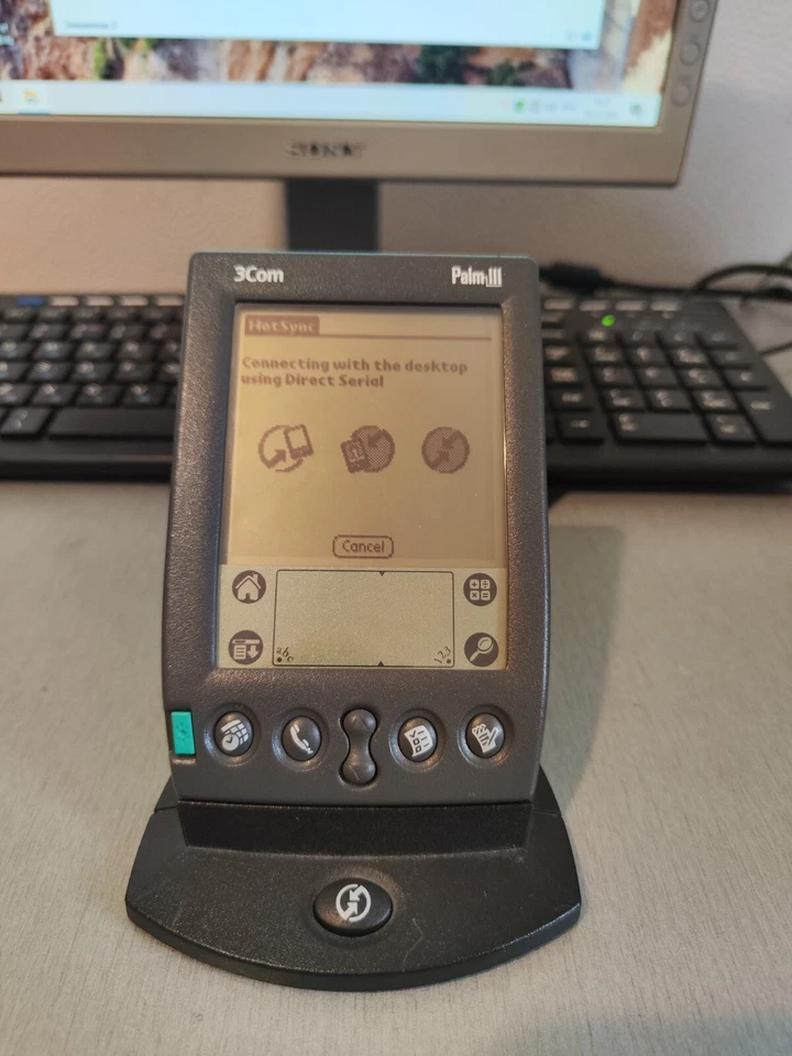 3COM Palm III Vintage PDA with Stylus and Docking Station – Fully Working  - Image 3 of 4