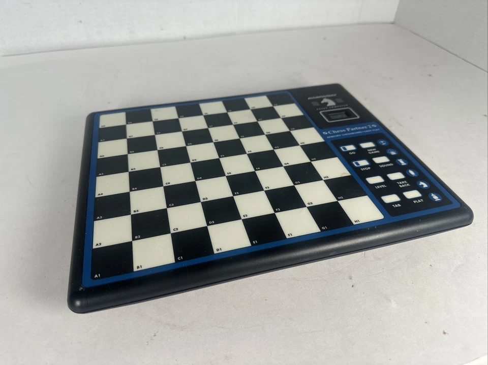 Juego electrónico vintage Saitek Kasparov Chess Partner 2 - probado funcionando Foto 4 de 4