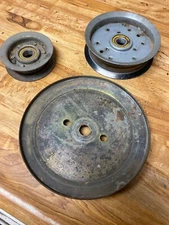 John Deere Mower L110, D120, L130, X125 Deck 3 Belt Pulleys, P# UC23728, GY22082
