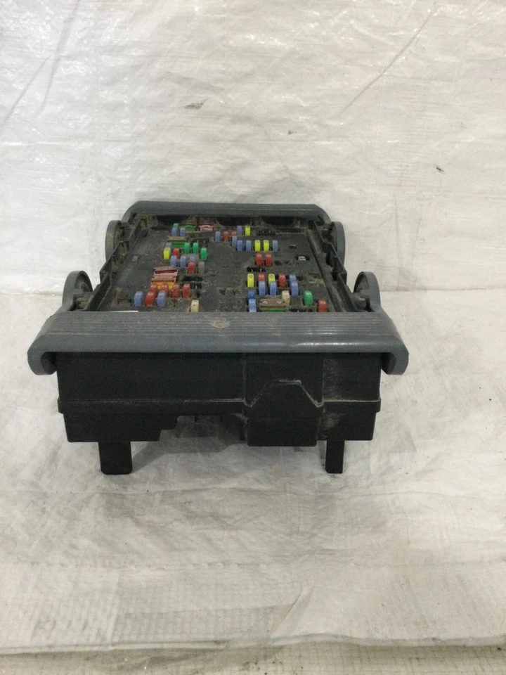 GMC Sierra 1500 2012 5,3 L motor caja de fusibles relé de conexiones 22798215 OEM Foto 3 de 4