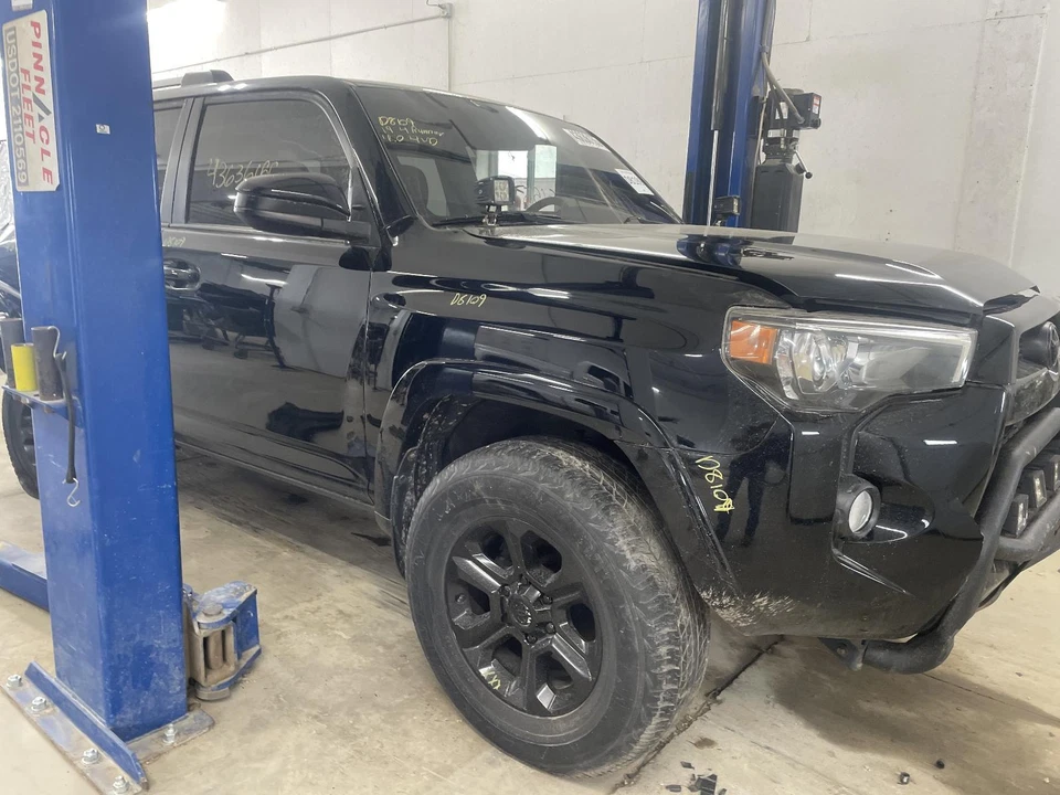 Used Front Right Seat Belt Front fits: 2019 Toyota 4 runner bucket passenger ret Foto 4 de 4