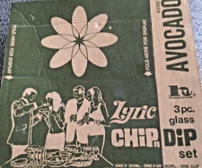 VINTAGE 1970s MCM LYRIC 3 PC GLASS CHIP AND DIP SET - AVACADO