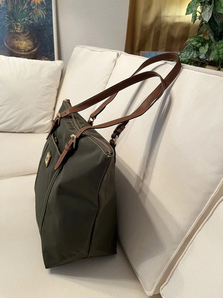 Bolso de Mano Lauren Ralph Lauren Para Mujer 17”x12”x7” Verde/Marrón Doble Asa Foto 4 de 4