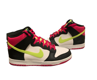 NIKE Dunk High 
