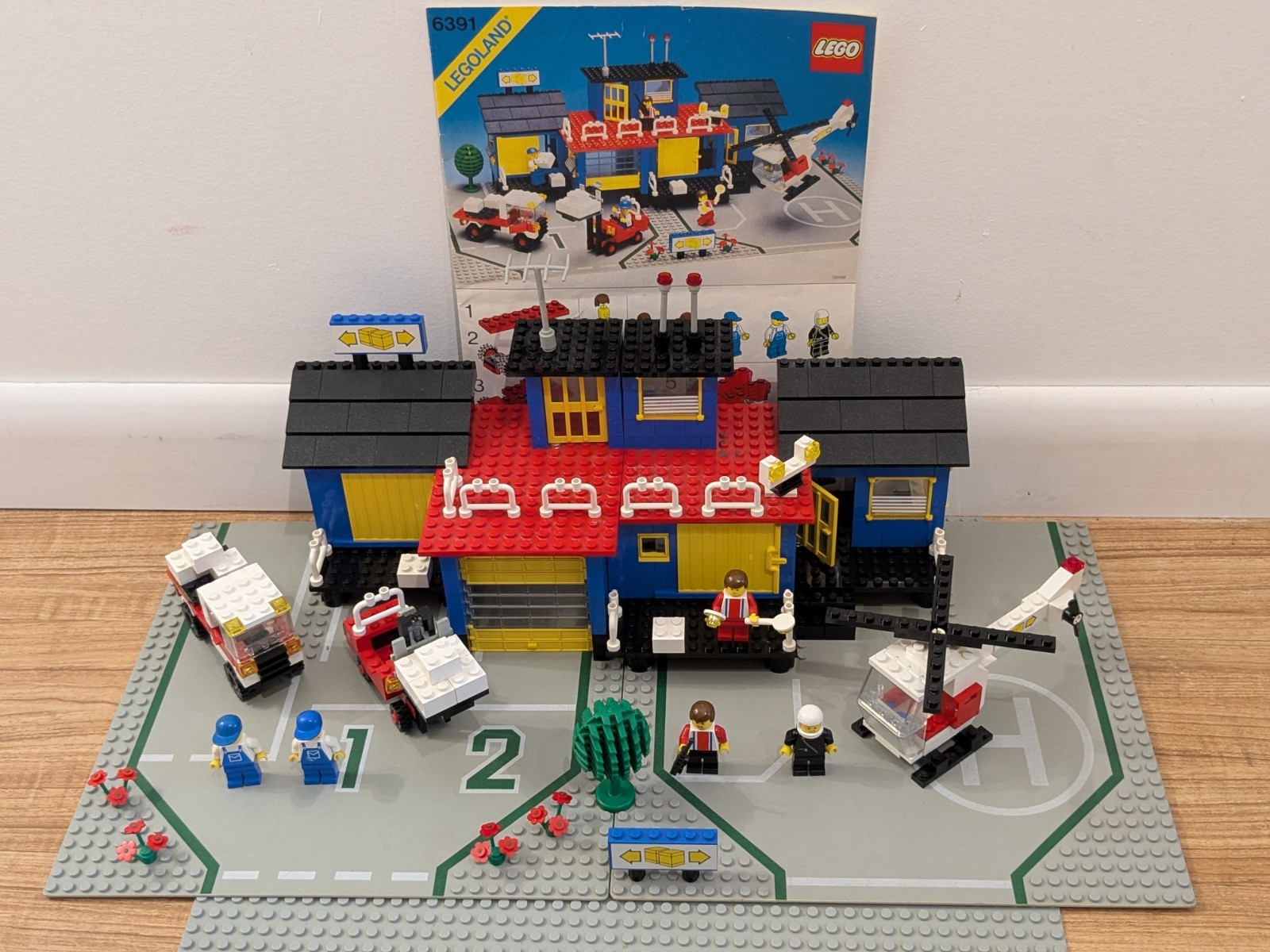 Vintage Lego 6391 Classic Town Cargo Center 100% Complete with Instructions