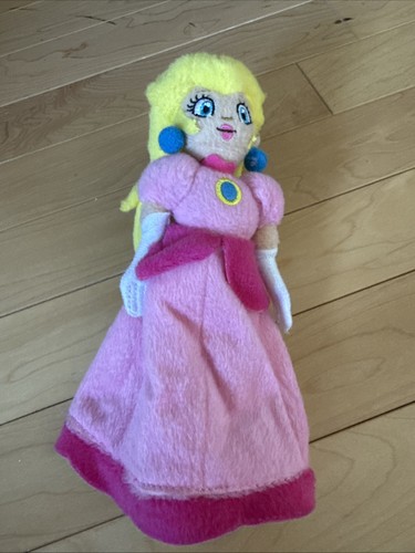 SUPER MARIO BROS PRINCESS PEACH 7” STUFFED ANIMAL PLUSH KEYCHAIN COIN PURSE