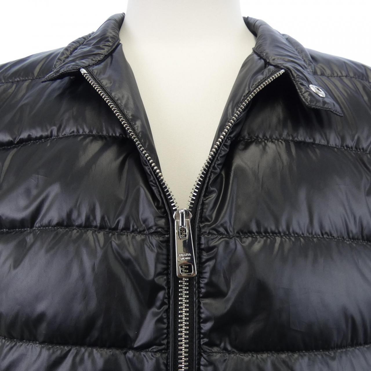 Authentic PRADA PRADA Triangle Logo Down Jacket S… - image 5