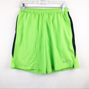 short nike verde