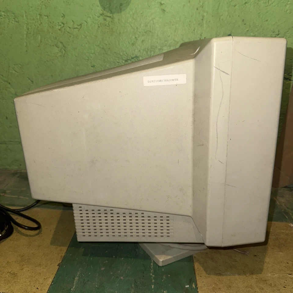 vintage Apple M9102LL/D Performa Plus Display 14in CRT Desktop Monitor Tested - Image 4 of 4