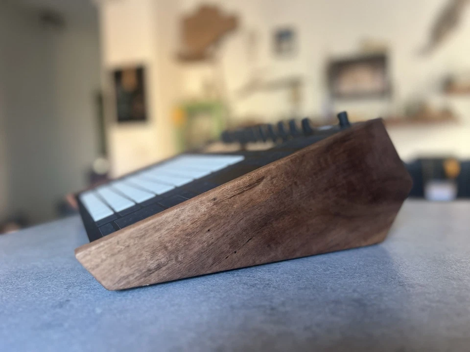 Ableton Push 2 Stand Walnut - Immagine 2 di 4