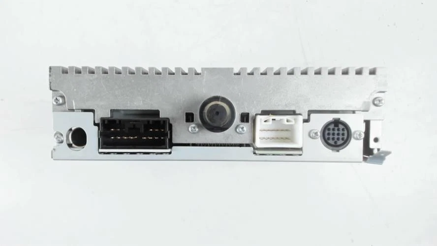 Autorradio MITSUBISHI COLT 6 PHASE 1 8701A150HA - Imagen 3 de 4