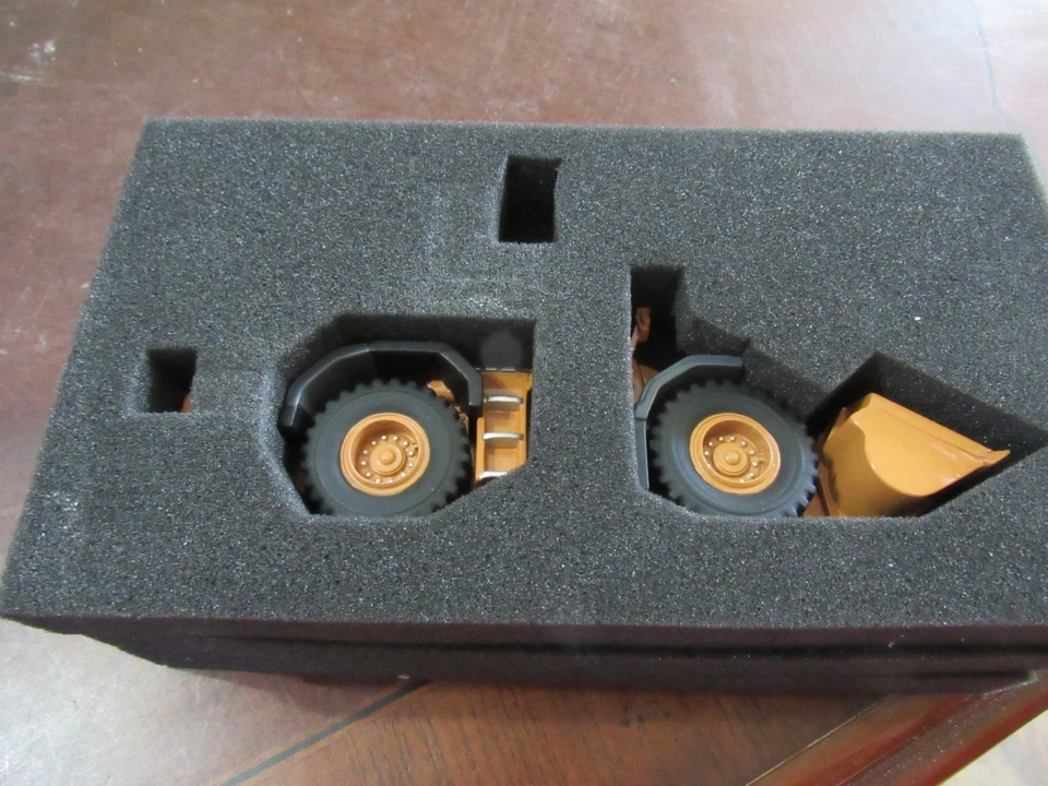 ERTL 1/50 PREMIER СЕРИИ ЧЕХОЛ 621D КОЛЕСНЫЙ ПОГРУЗЧИК - NIB - НИКОГДА НЕ ОТОБРАЖАЛСЯ - Изображение 4 из 4