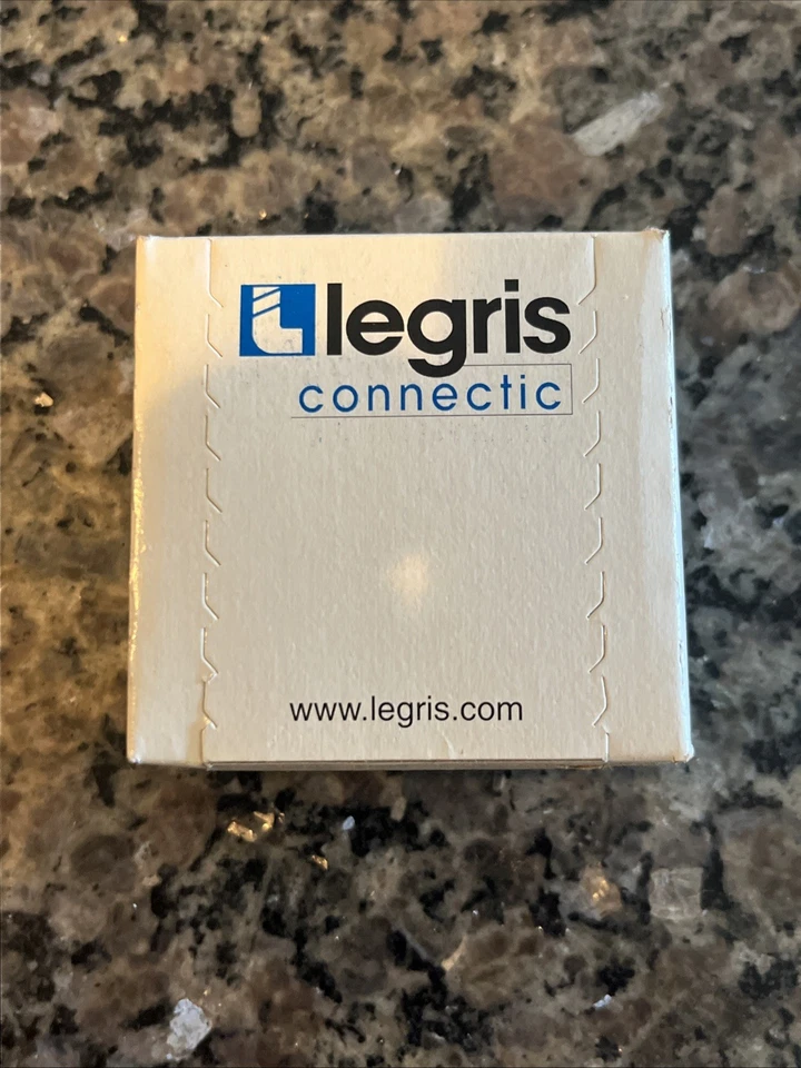 Pack of 10 Legris 3109 56 11 Fittings 5/32" or 4mm Tube x 1/8" NPTM NEW - Image 2 of 2