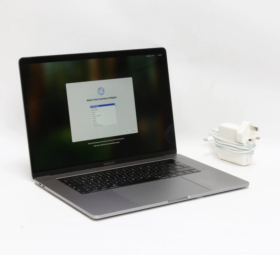 Apple MacBook Pro 15" 2018 · i7 · 16GB · 256GB, photo 1 of 5