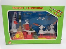 RARE 1969 LP Hong Kong Rocket Launching Playset NOS Tri-Ang Golden Astronaut