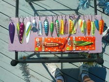 21 SALMON SPOONS,2 SIL STREAKS NIP GLOW IN DARK,UNUSUAL YECK COHO ,MONKEY PUKE