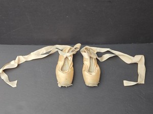 Vintage Bloch Aspiration Child Ballet Pointe Shoes 13.5B S0105 Pink Satin