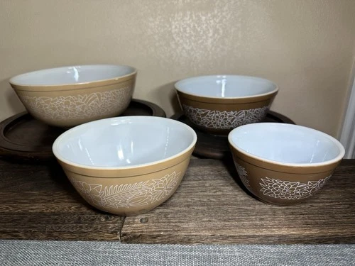Vintage Pyrex Woodland Nesting Mixing Bowls 1970's Set of 4