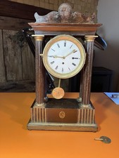 Wiener Biedermeier-Portikuhr.