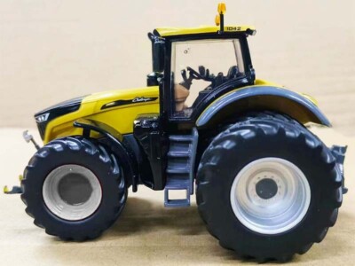 Challenger 1042 Tractor w/ Rear Dual Tires 1:64 Scale Model - Spec Cast SCT955
