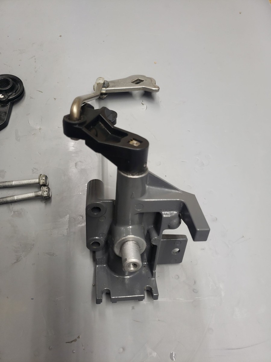 1999-2007+ Honda 24628-ZW5-000 Shift Link Bracket Throttle Cable