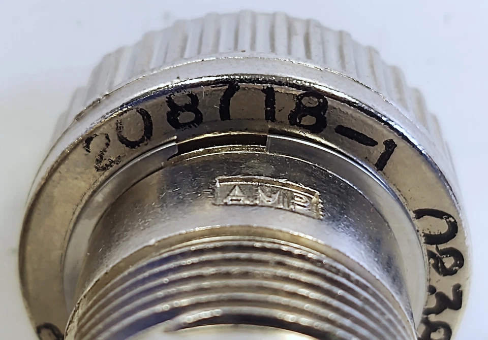 TE Connectivity 208718-1 and 208719-1 5 Position Circular Cable Connector Set - Image 4 of 4