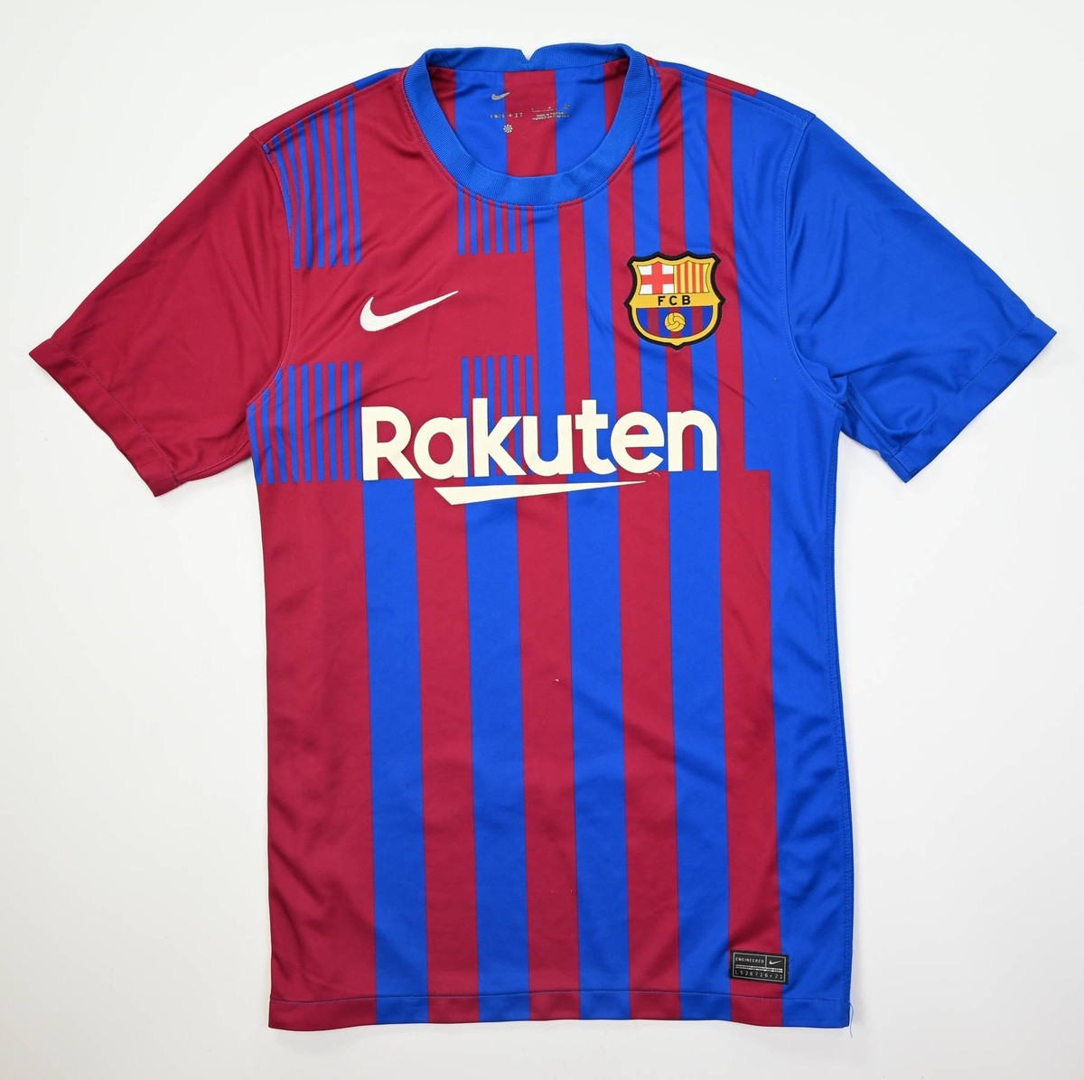美品 Nike FC Barcelona シャツ Vネック 赤・紺 美品 Nike FC Barcelona シャツ Vネック 赤・紺 - メルカリ