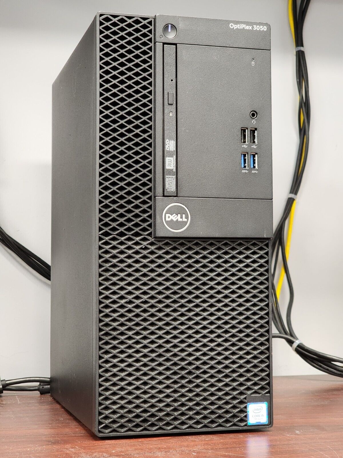 Dell Optiplex 3050 MT Intel i5-7500 8GB DDR4 RAM 250GB SSD Windows